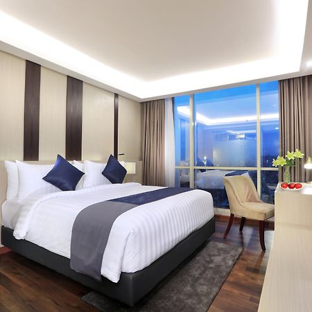 Aston Kartika Grogol Hotel & Conference Center Jakarta Extérieur photo