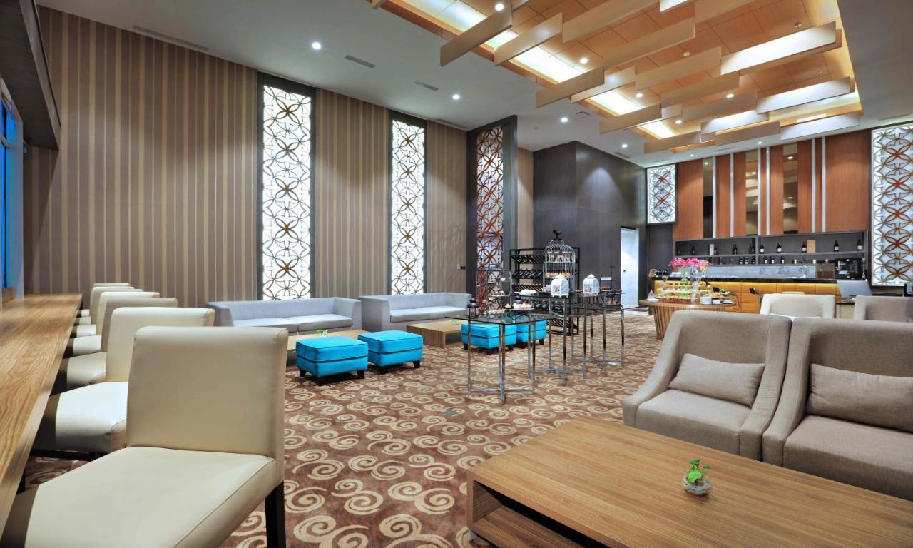 Aston Kartika Grogol Hotel & Conference Center Jakarta Extérieur photo