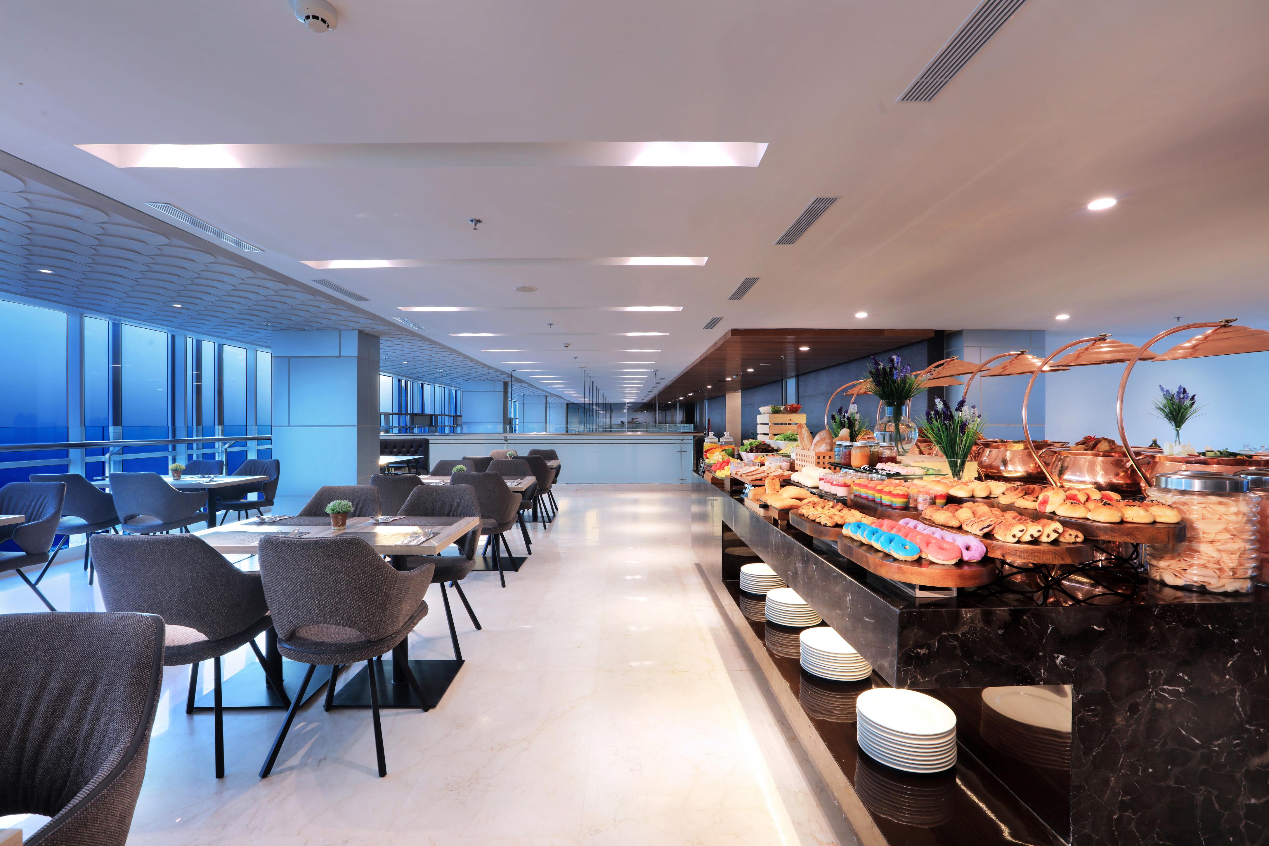 Aston Kartika Grogol Hotel & Conference Center Jakarta Extérieur photo