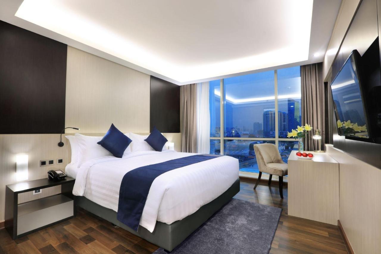 Aston Kartika Grogol Hotel & Conference Center Jakarta Extérieur photo