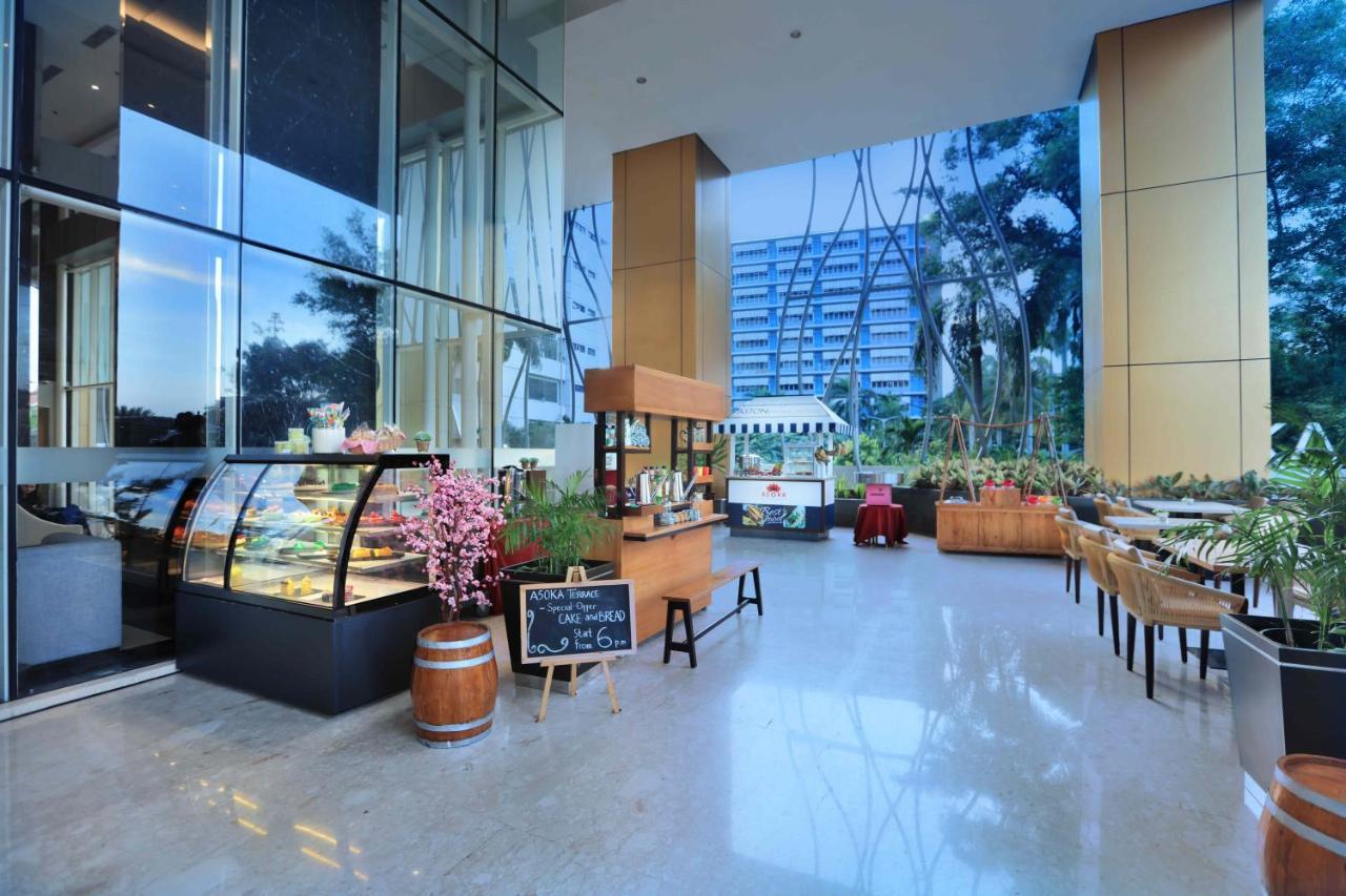 Aston Kartika Grogol Hotel & Conference Center Jakarta Extérieur photo