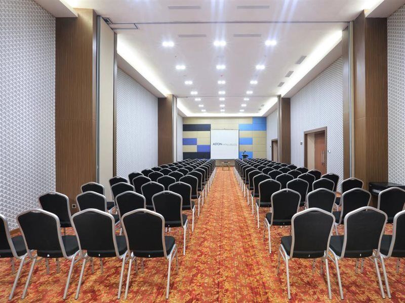 Aston Kartika Grogol Hotel & Conference Center Jakarta Extérieur photo