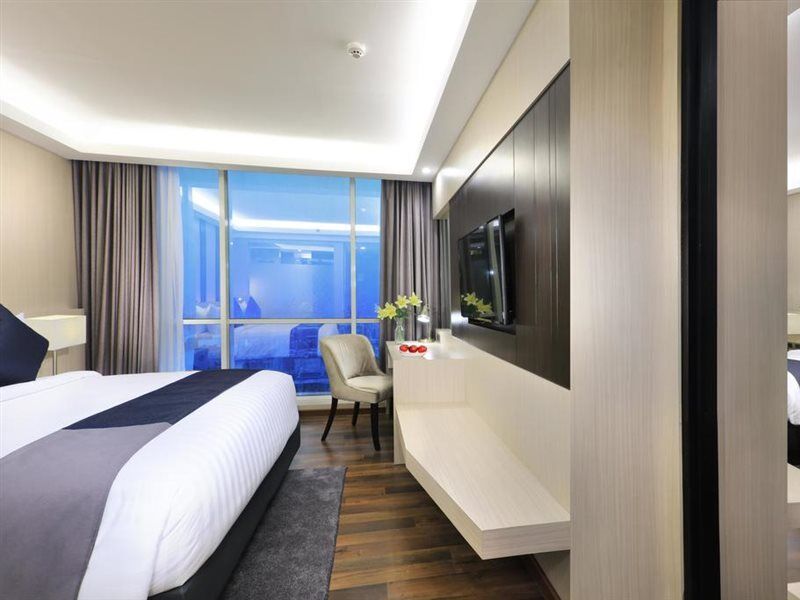 Aston Kartika Grogol Hotel & Conference Center Jakarta Extérieur photo